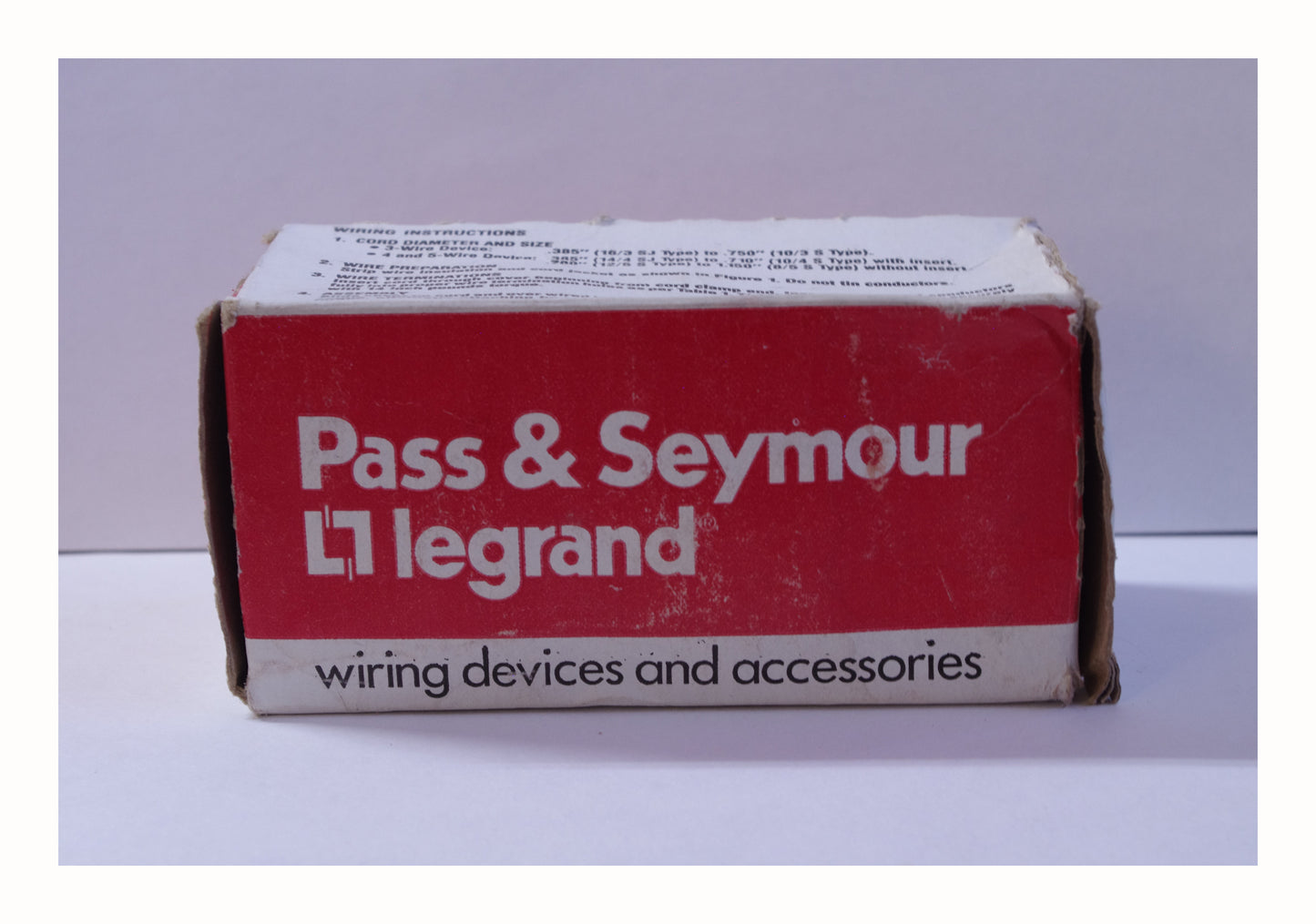 Pass & Seymour legrand L1420-P Turnlok Plug 20A New, old stock